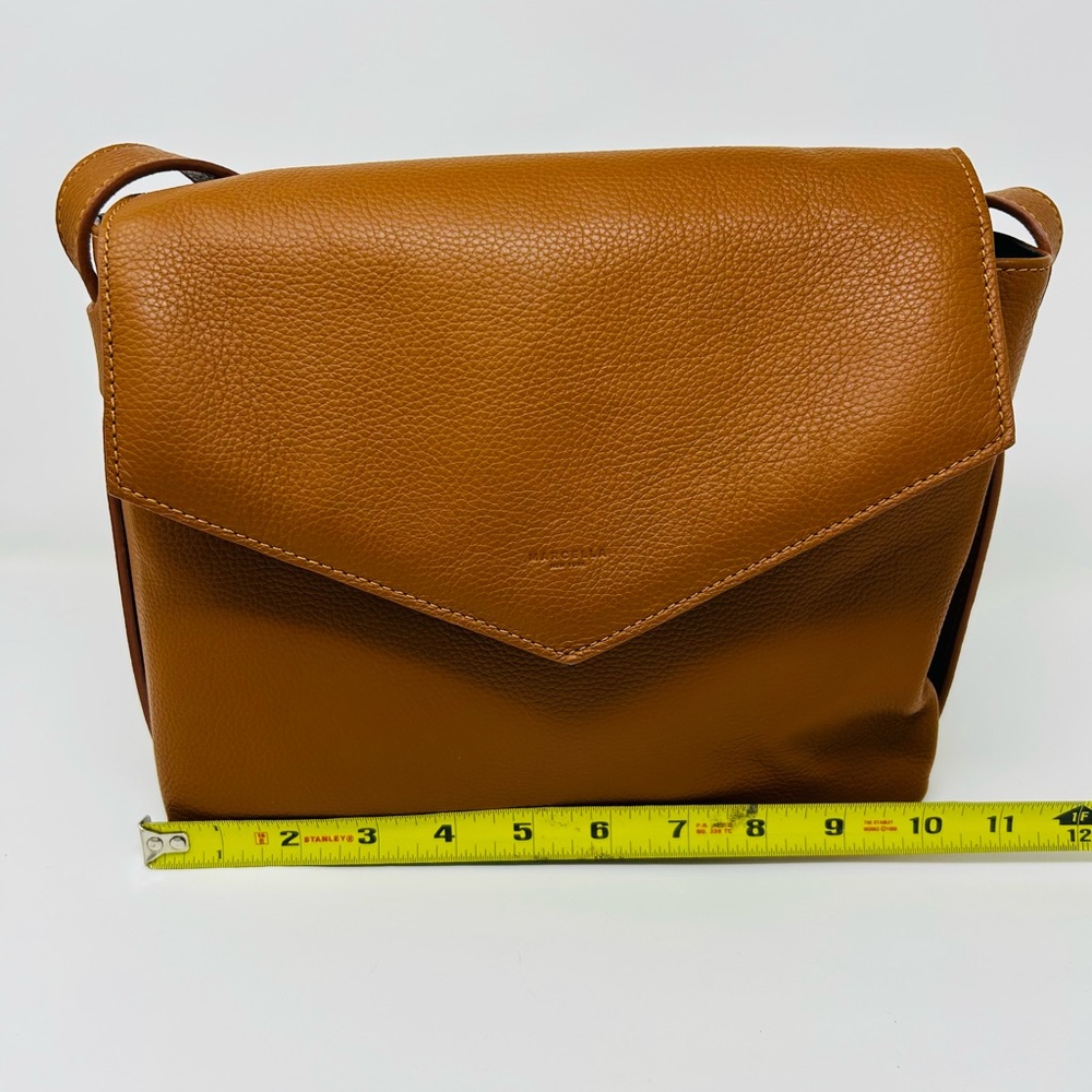 Classic Women's Shoulder Bag in Warm Tan - Picture 6 of 8